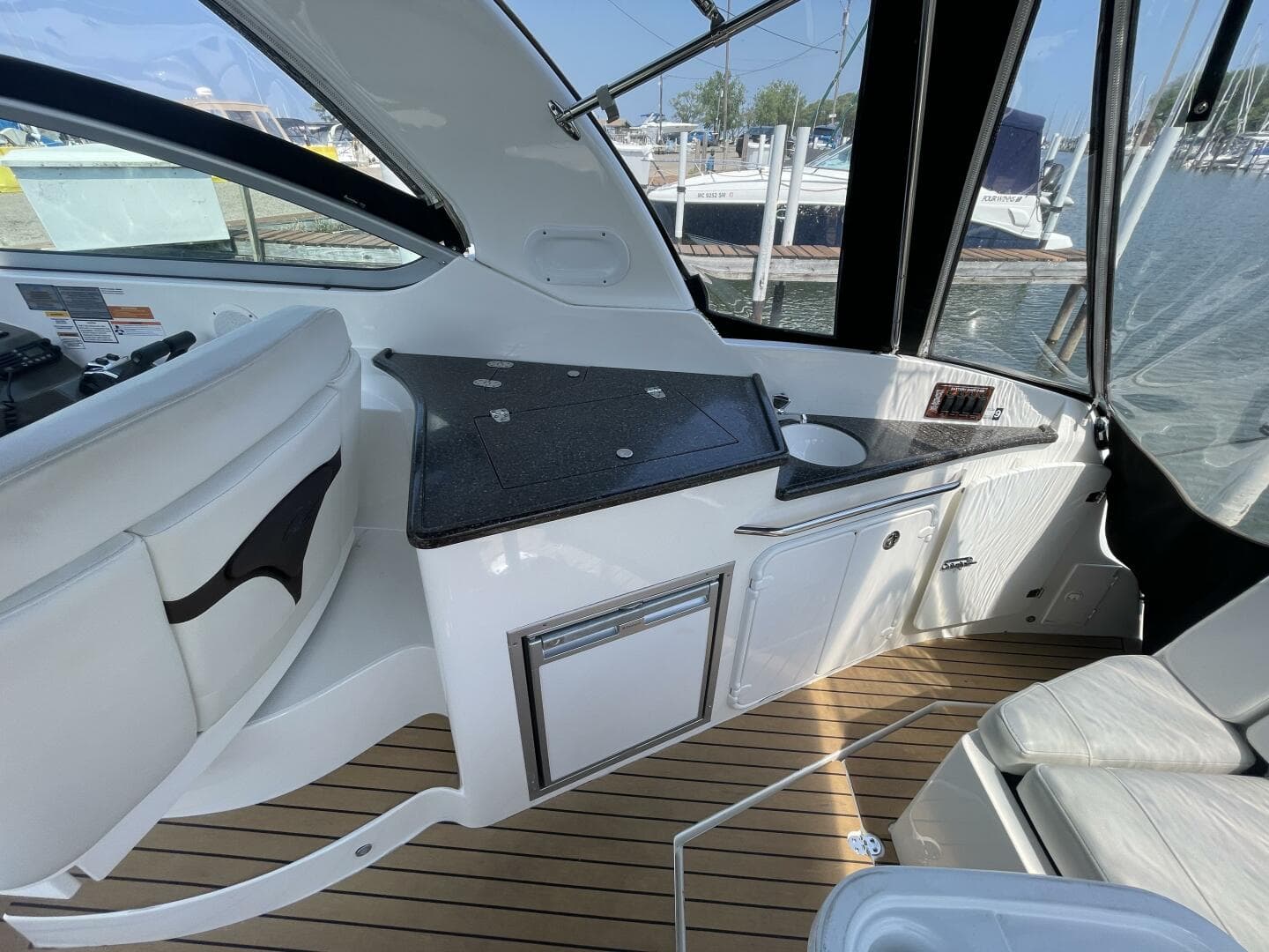 2013 Rinker 310 Express Cruiser