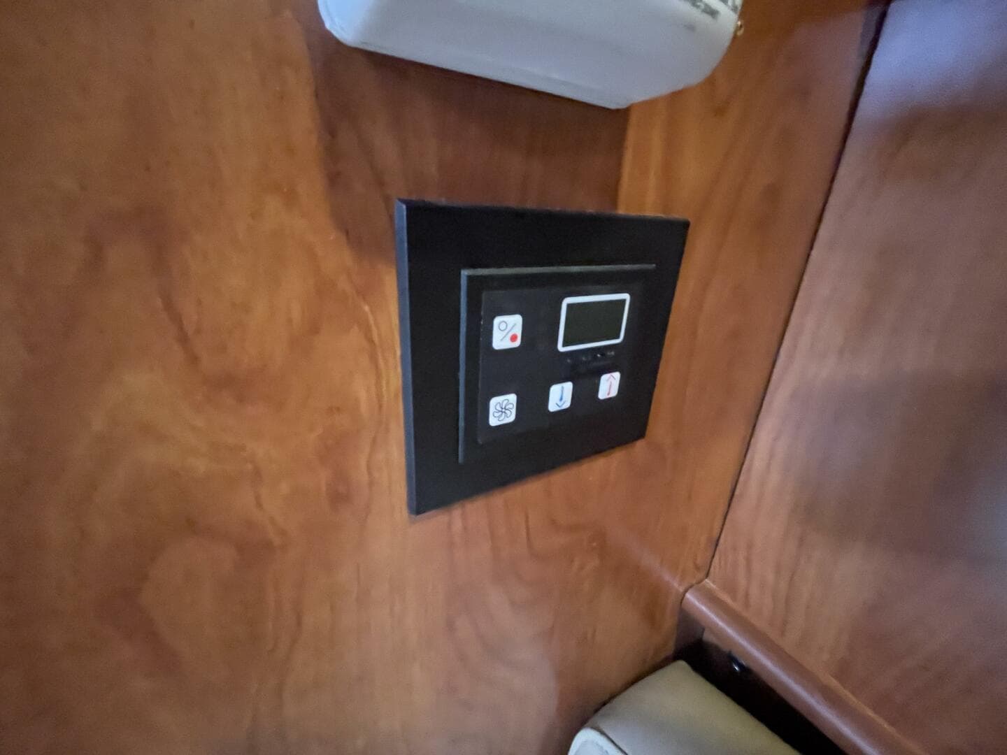 2013 Rinker 310 Express Cruiser