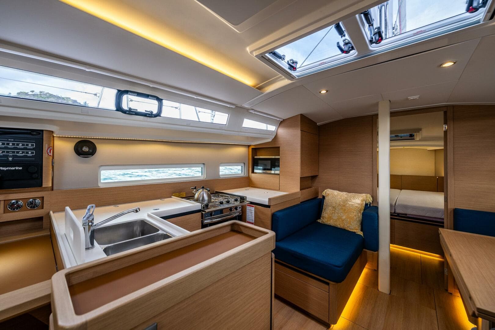 2022 Jeanneau Sun Odyssey 410