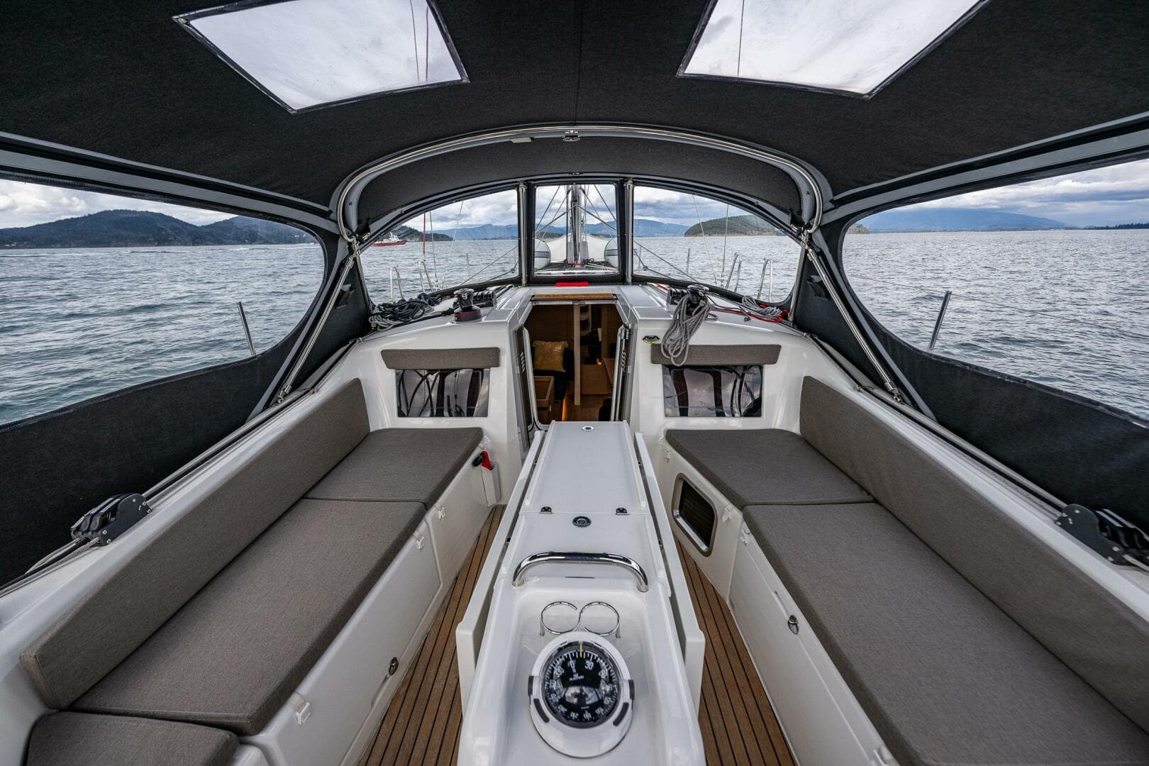 2022 Jeanneau Sun Odyssey 410