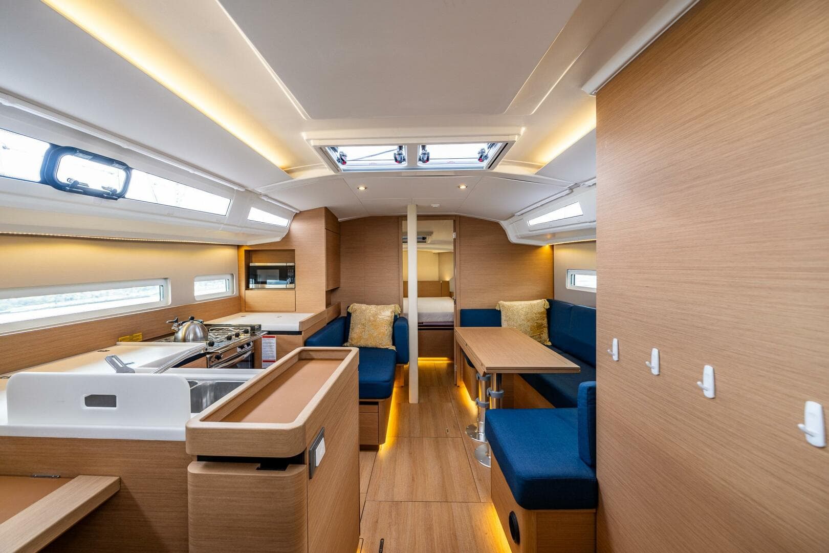 2022 Jeanneau Sun Odyssey 410