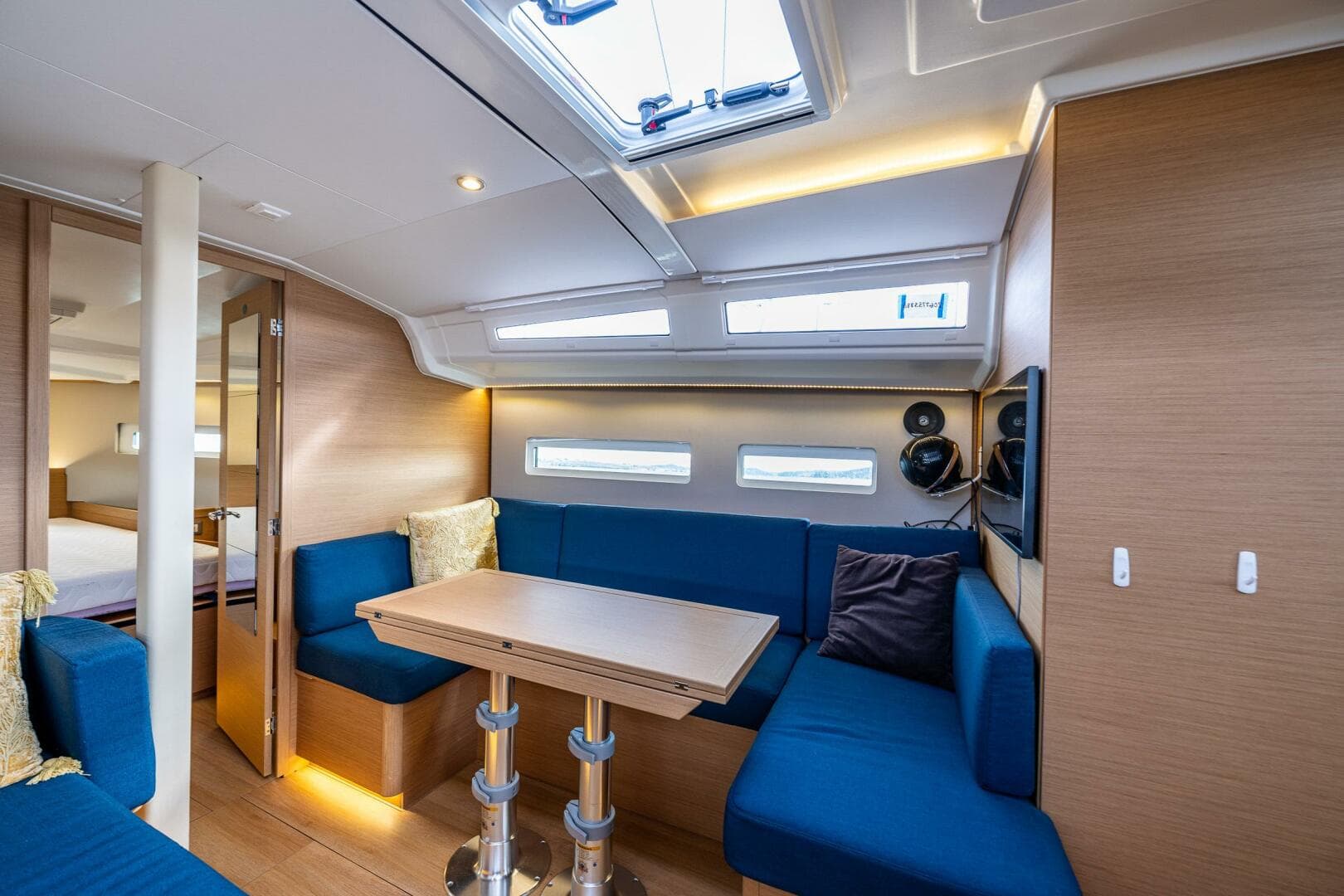 2022 Jeanneau Sun Odyssey 410