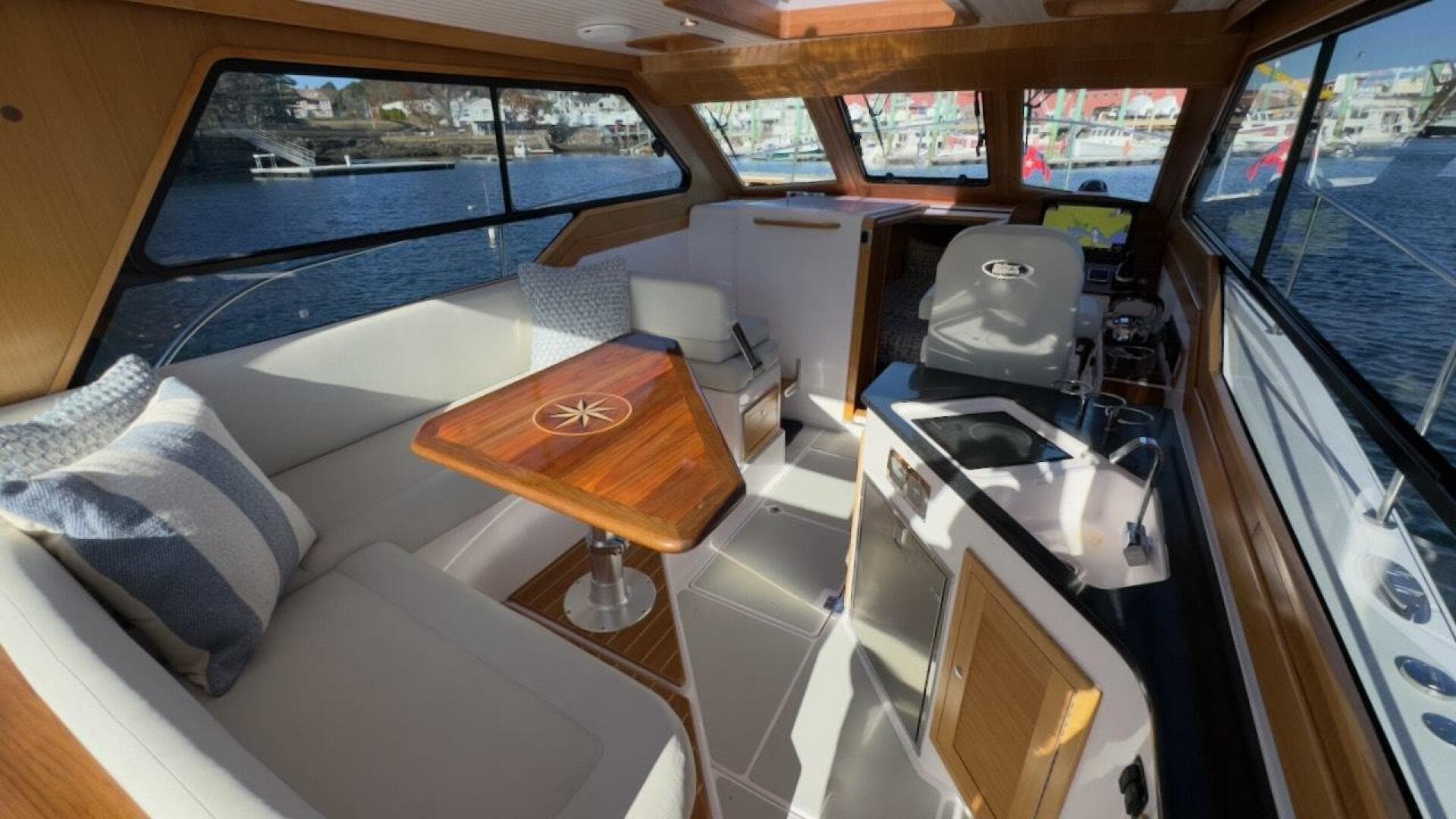 2022 True North 34 Outboard Express