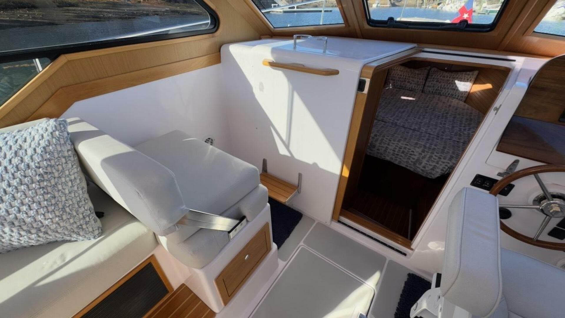 2022 True North 34 Outboard Express