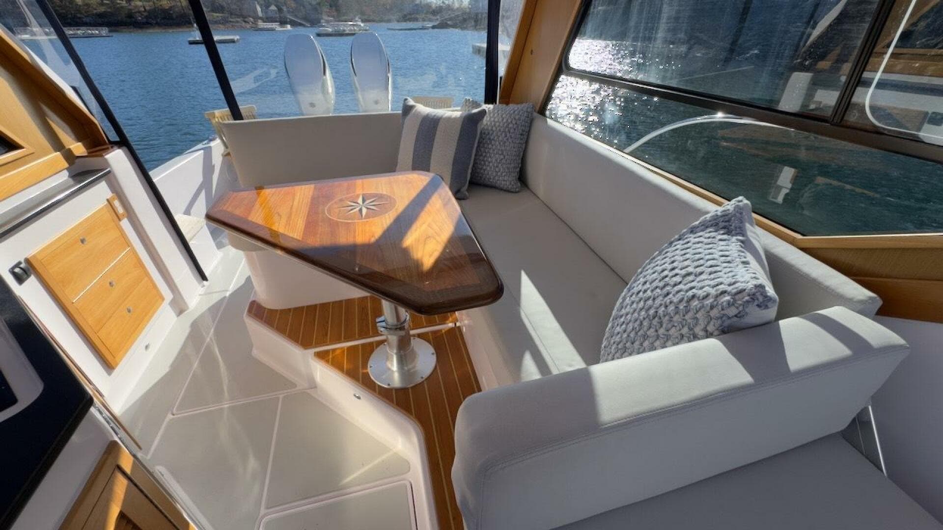 2022 True North 34 Outboard Express