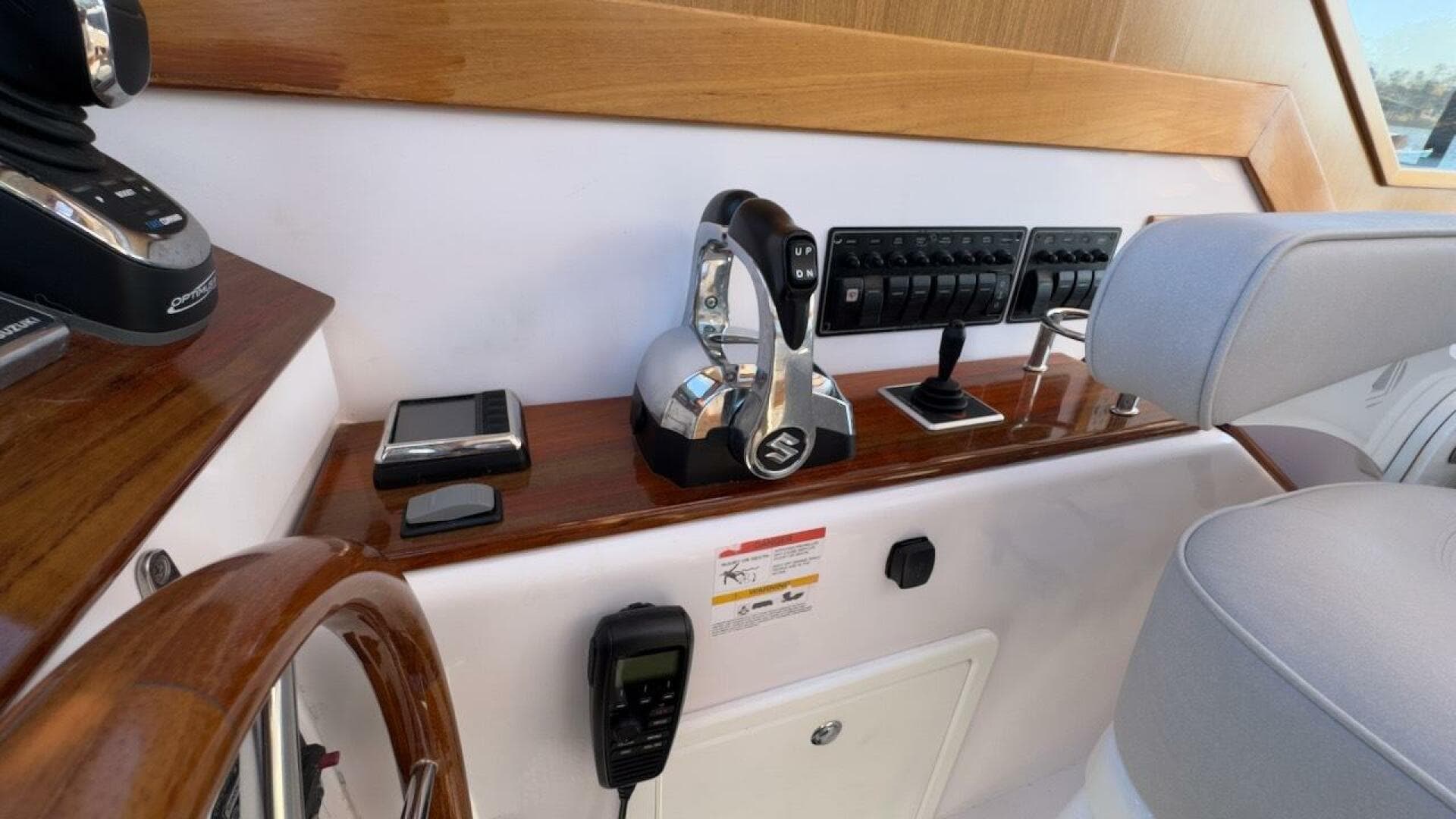 2022 True North 34 Outboard Express