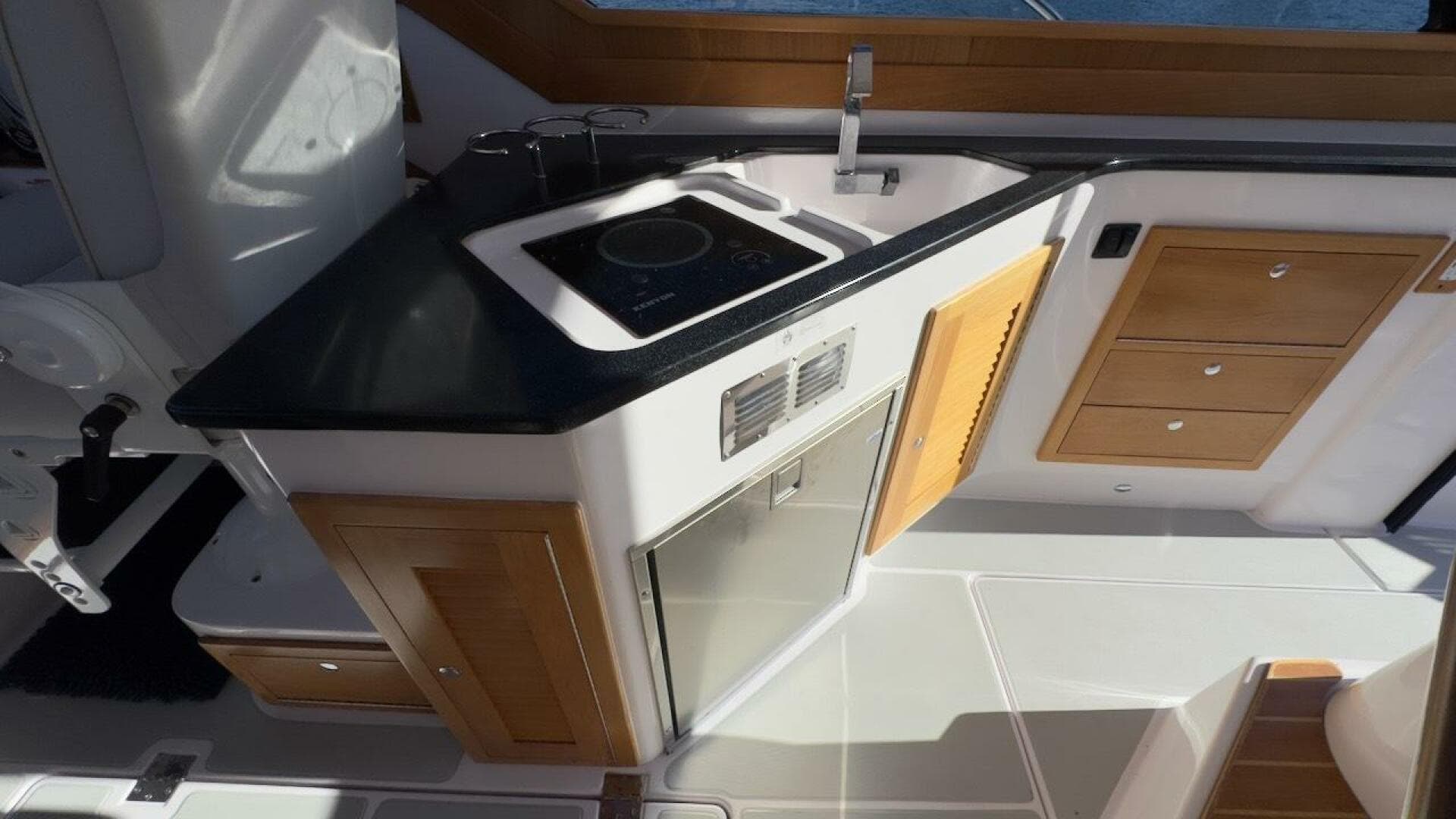 2022 True North 34 Outboard Express