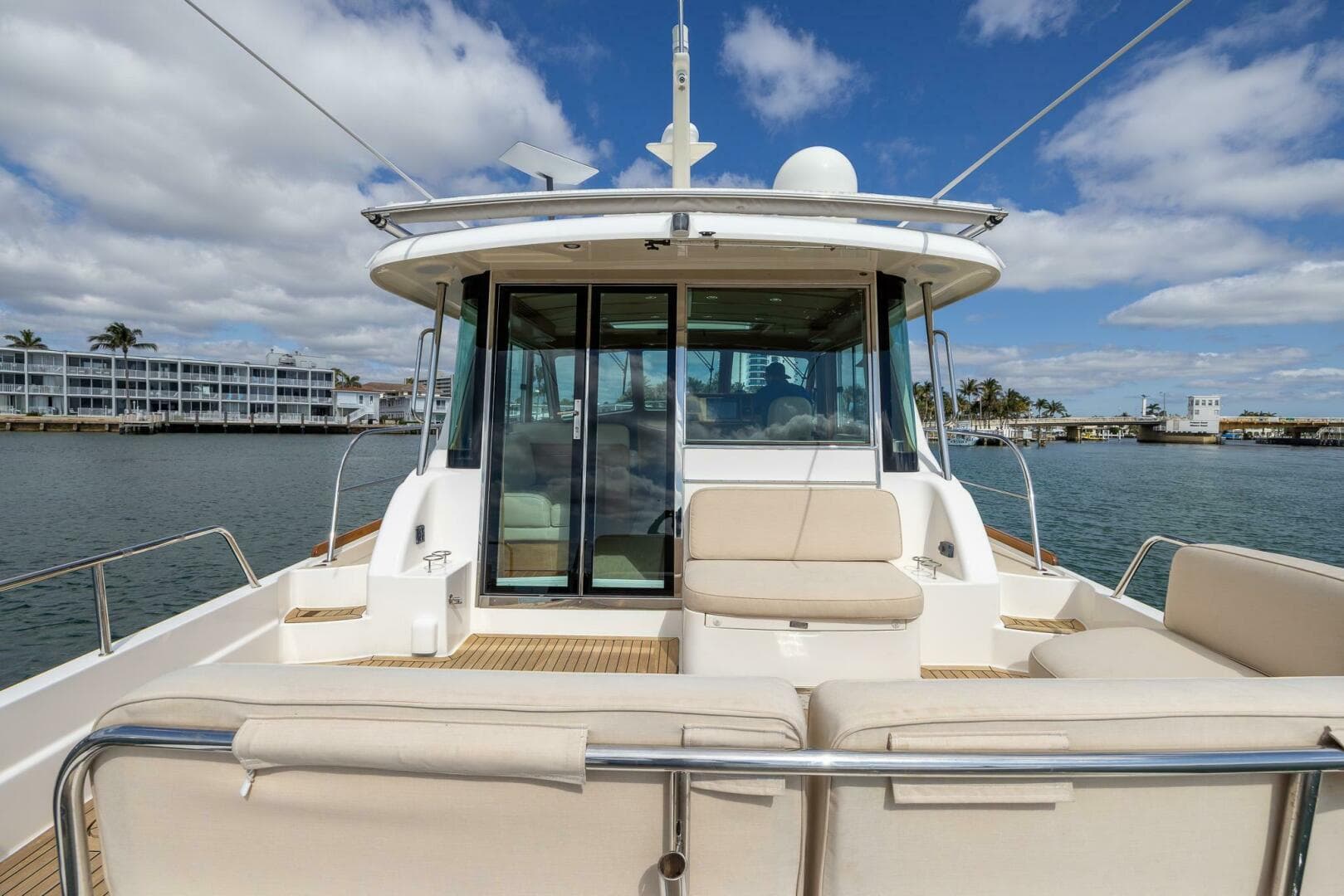 2015 Sabre 48 Salon Express