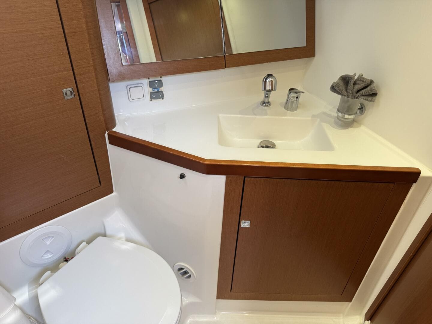 2016 Beneteau Oceanis 45