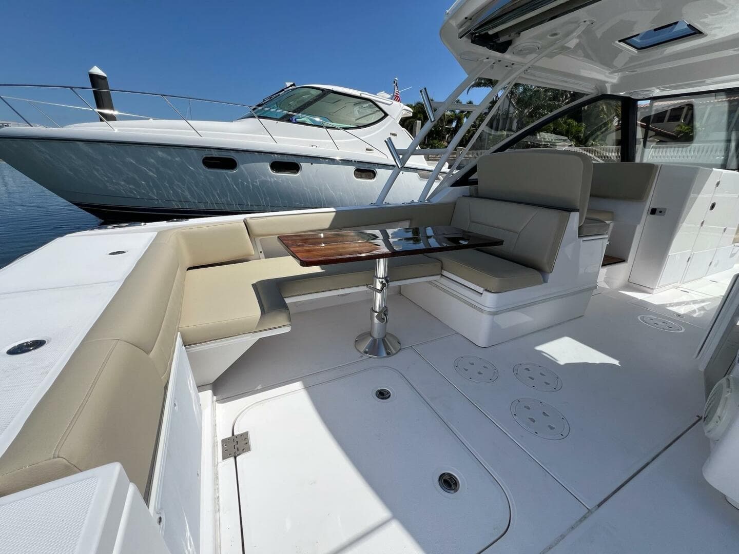2019 Everglades 340 Dual Console- Cockpit 