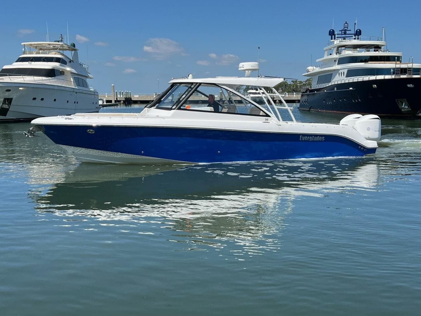 2019 Everglades 340 Dual Console "Solamare"- Profile