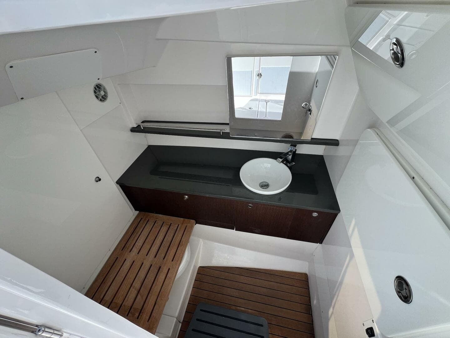 2019 Everglades 340 Dual Console- Head 