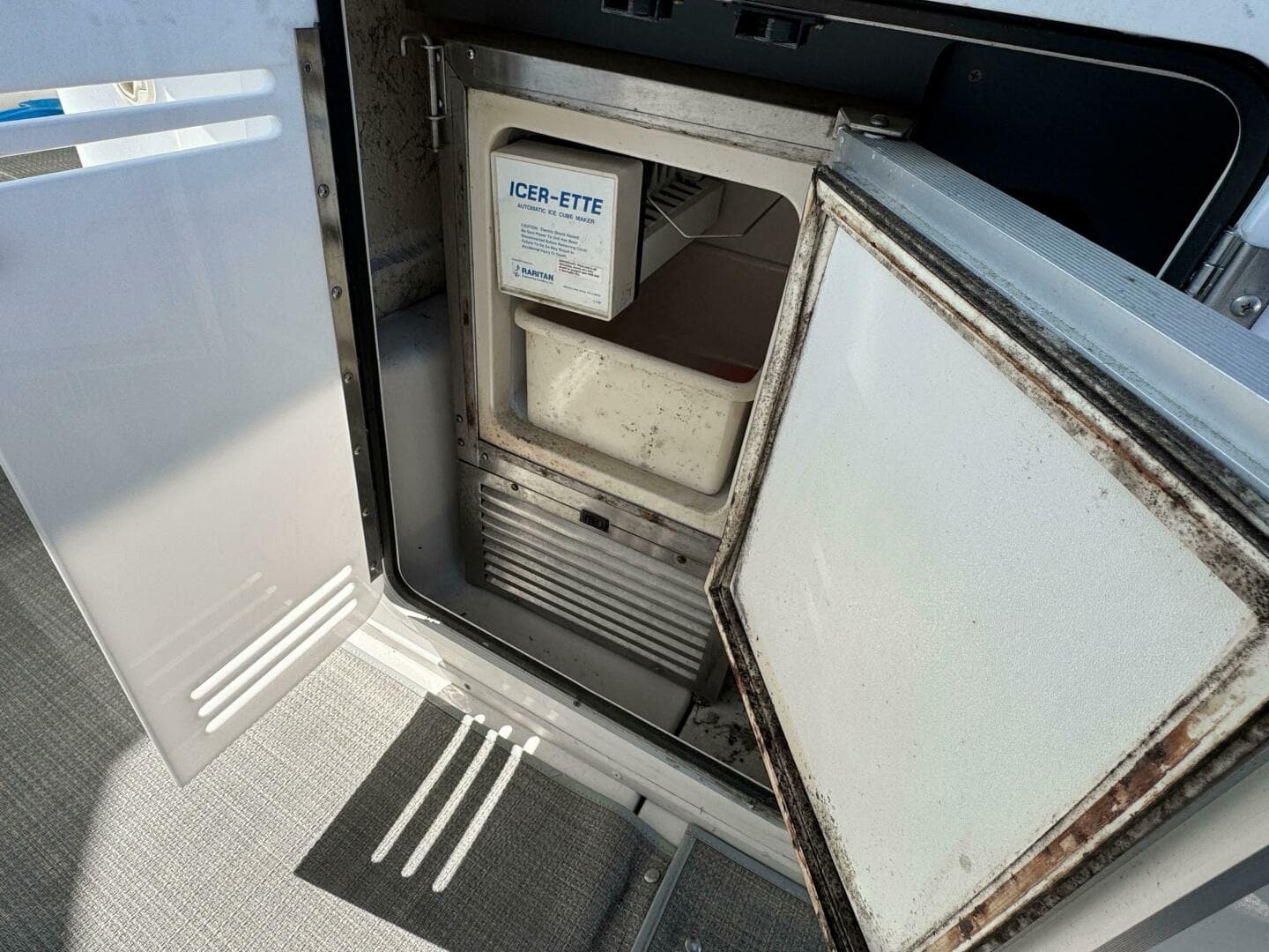 1997 Sea Ray 450 Sundancer