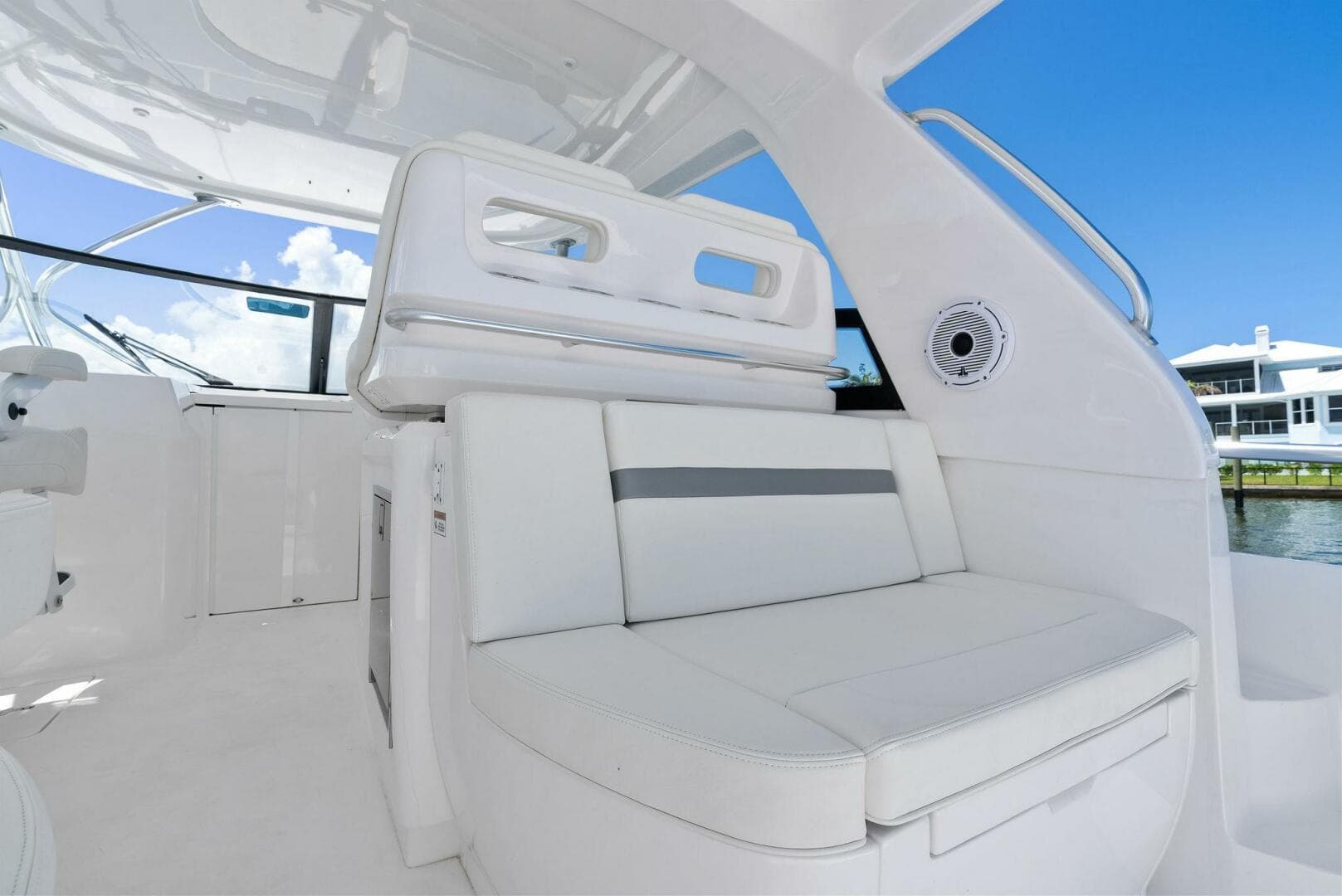 2022 Intrepid 438 Evolution