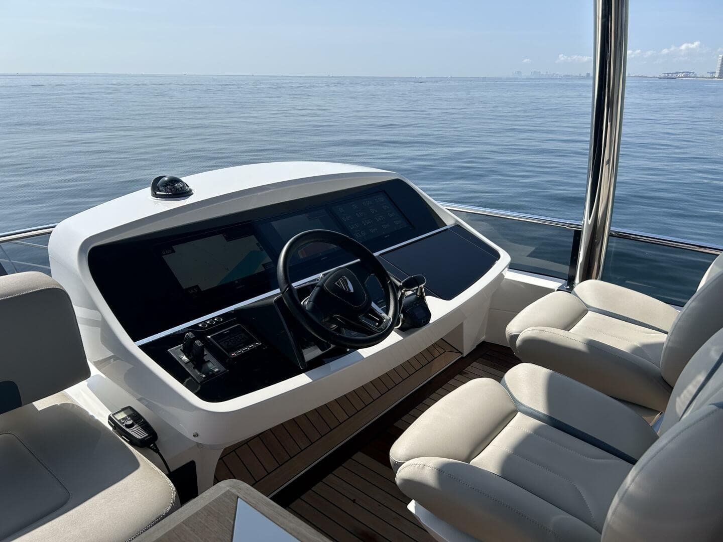 2024 Fairline Squadron 68
