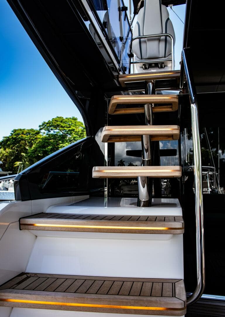 2023 Fairline Phantom 65