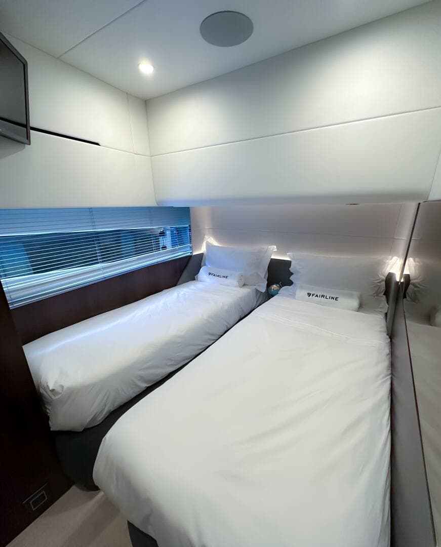 2023 Fairline Phantom 65