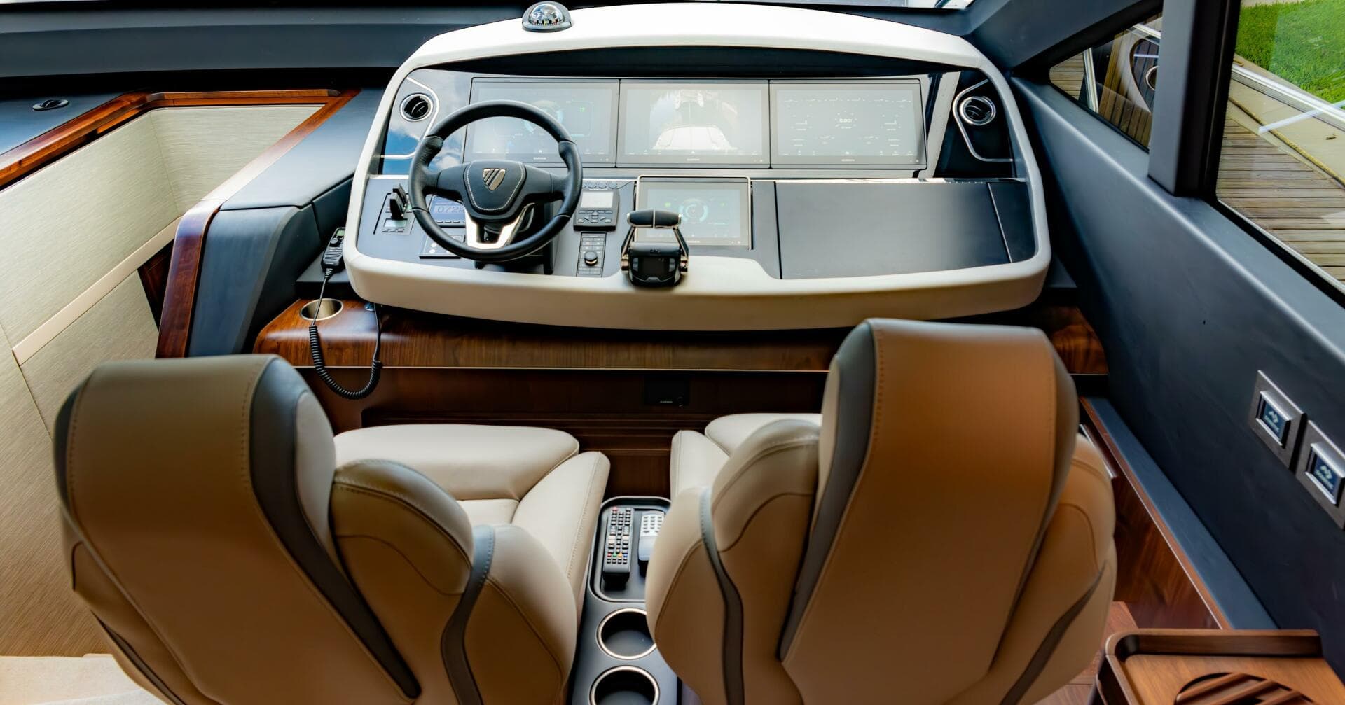 2023 Fairline Phantom 65