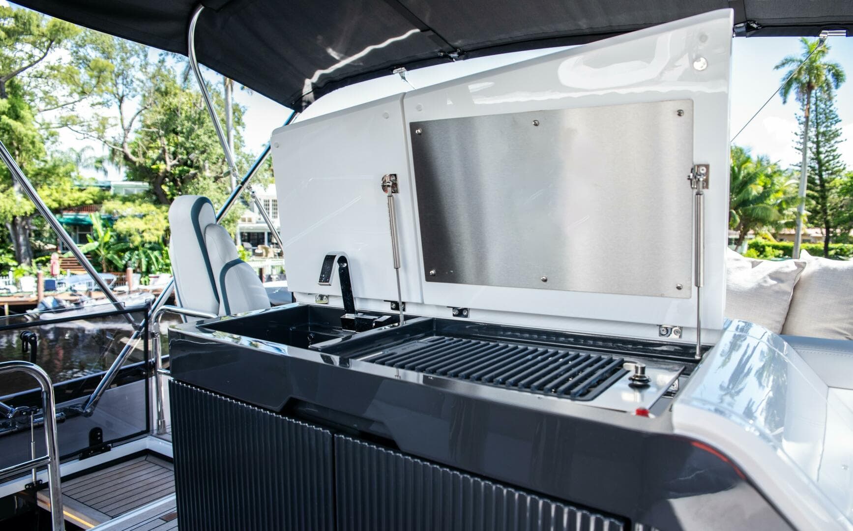 2023 Fairline Phantom 65