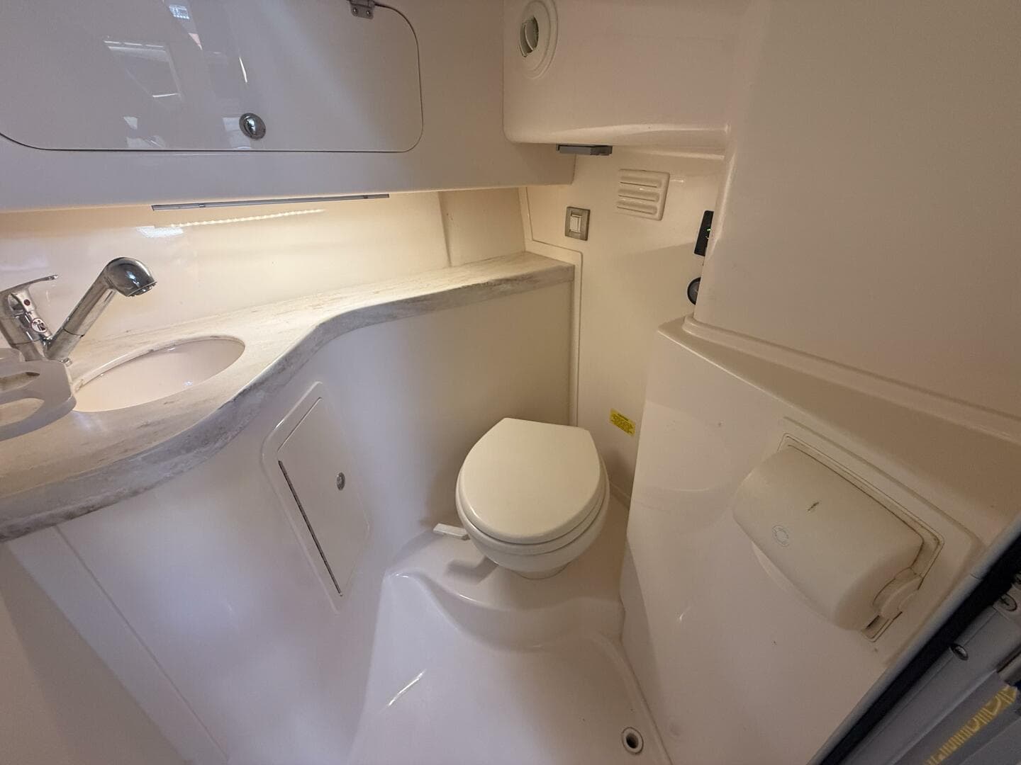 2016 Grady-White 330 Express