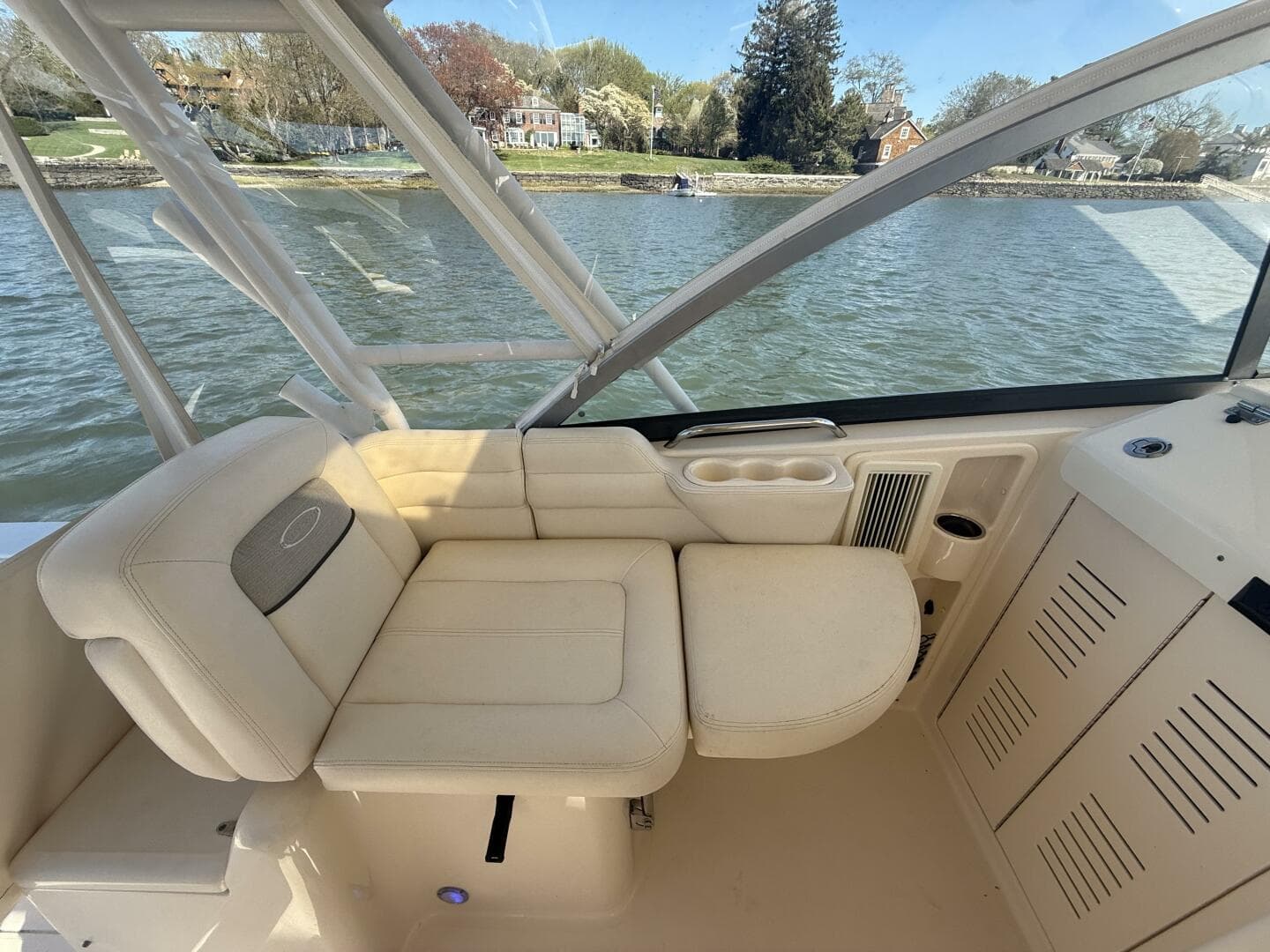 2016 Grady-White 330 Express