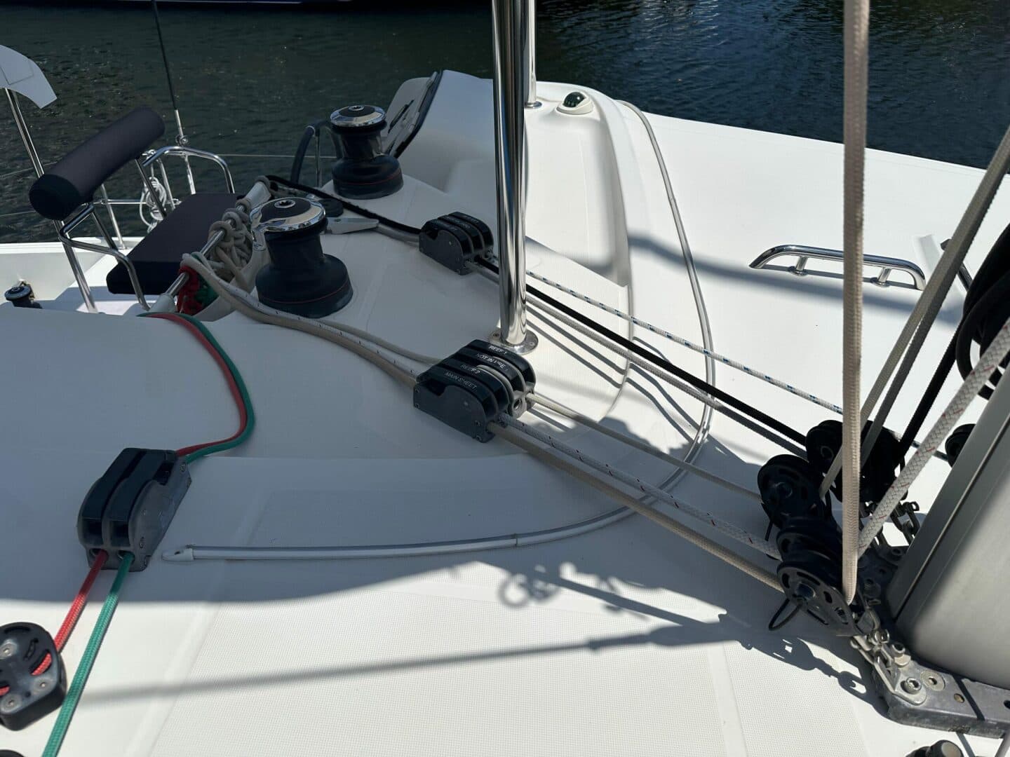 2018-lagoon-42-sail-9745888-20250409124250494-1_XLARGE.jpg