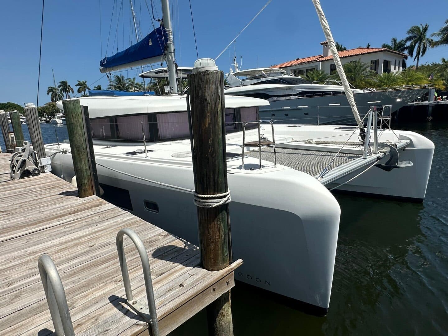 2018-lagoon-42-sail-9745888-20250409124052622-1_XLARGE.jpg