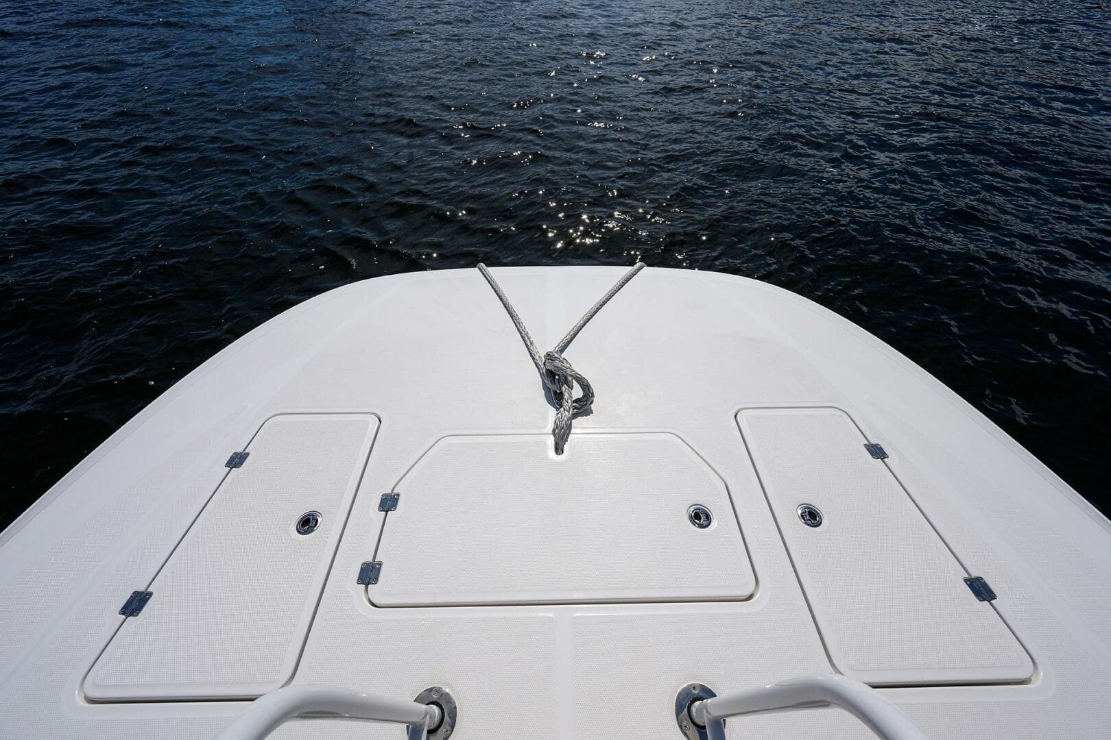 Invincible 46 Argento II - Exterior Bow