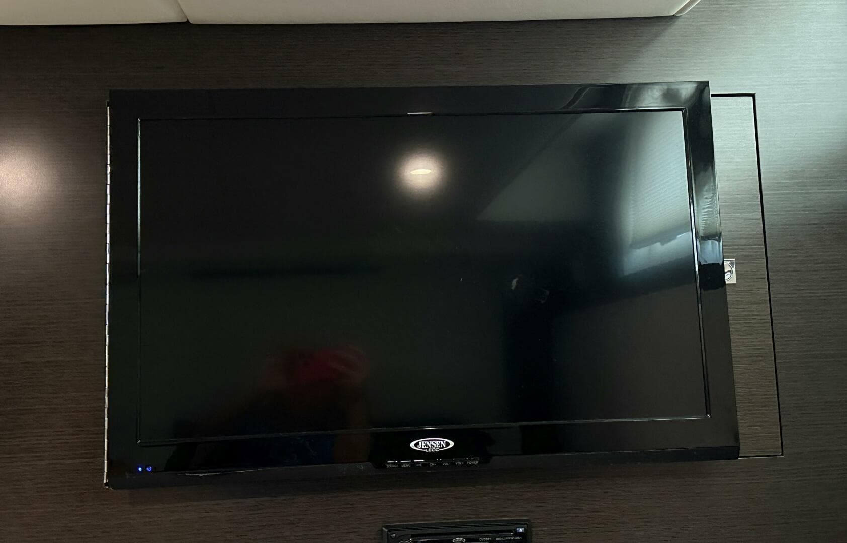 2017 Cruisers Yachts 390 Express Coupe