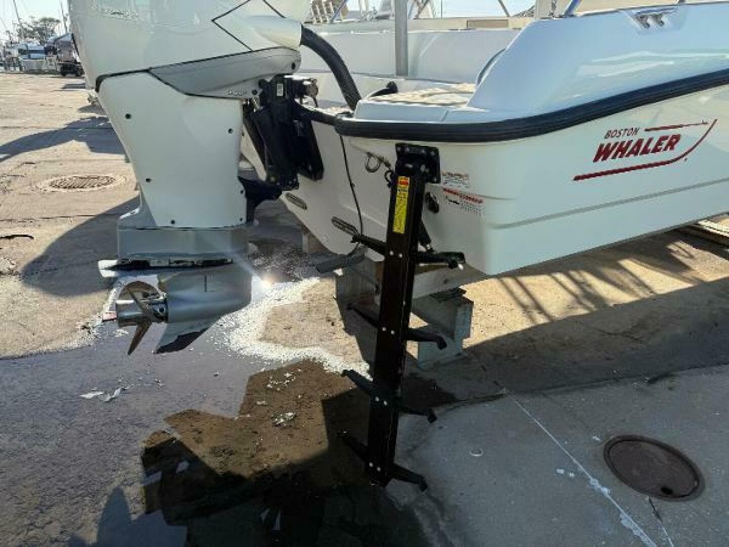 2017 Boston Whaler 270 Dauntless