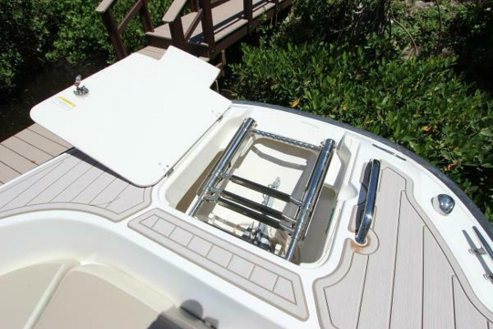 2017 Boston Whaler 270 Dauntless