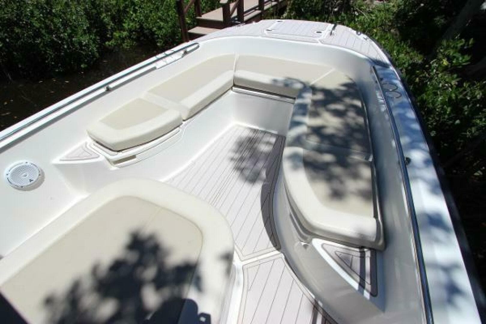 2017 Boston Whaler 270 Dauntless