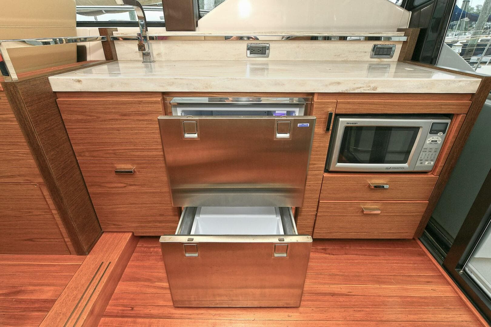 2015 Tiara Yachts C44 Coupe