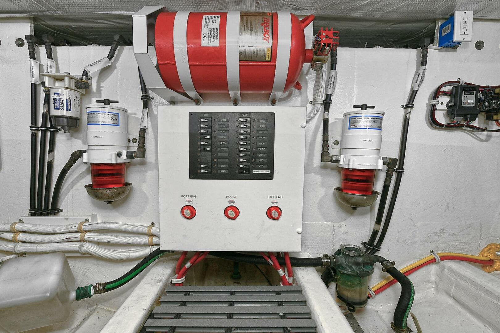 2015 Tiara Yachts C44 Coupe