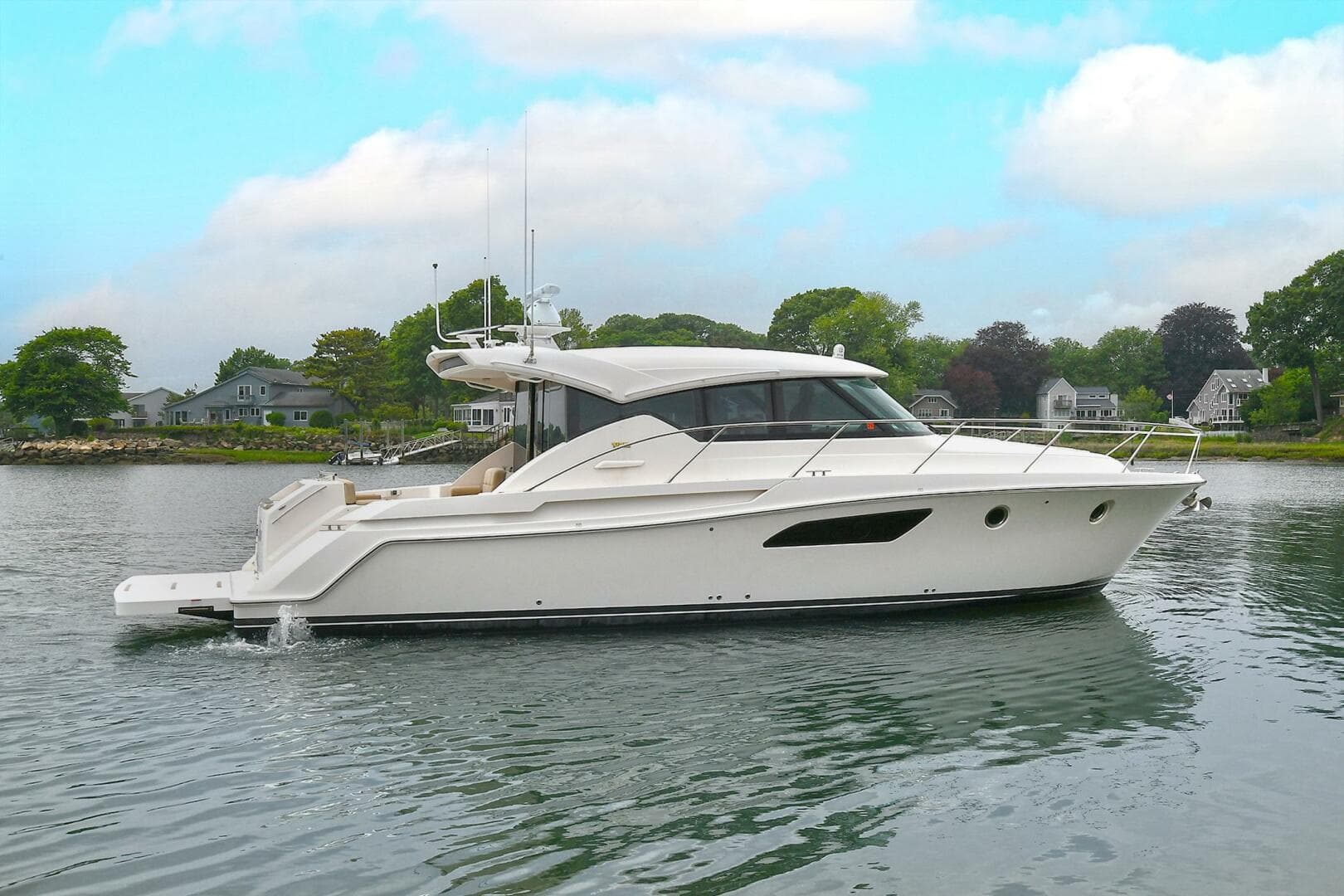 2015 Tiara Yachts C44 Coupe
