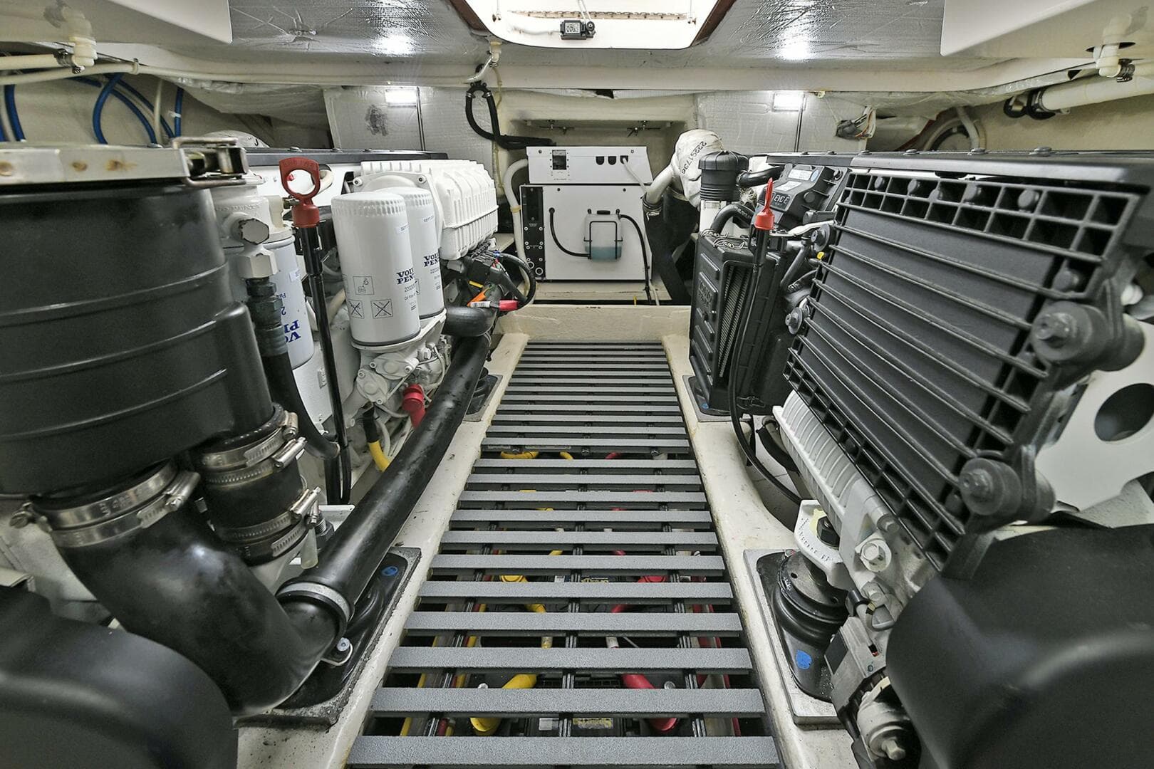 2015 Tiara Yachts C44 Coupe