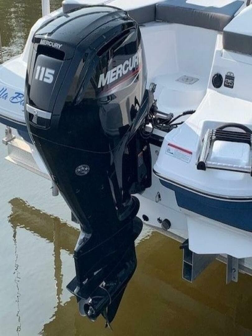 1005 Bella Bay Motor