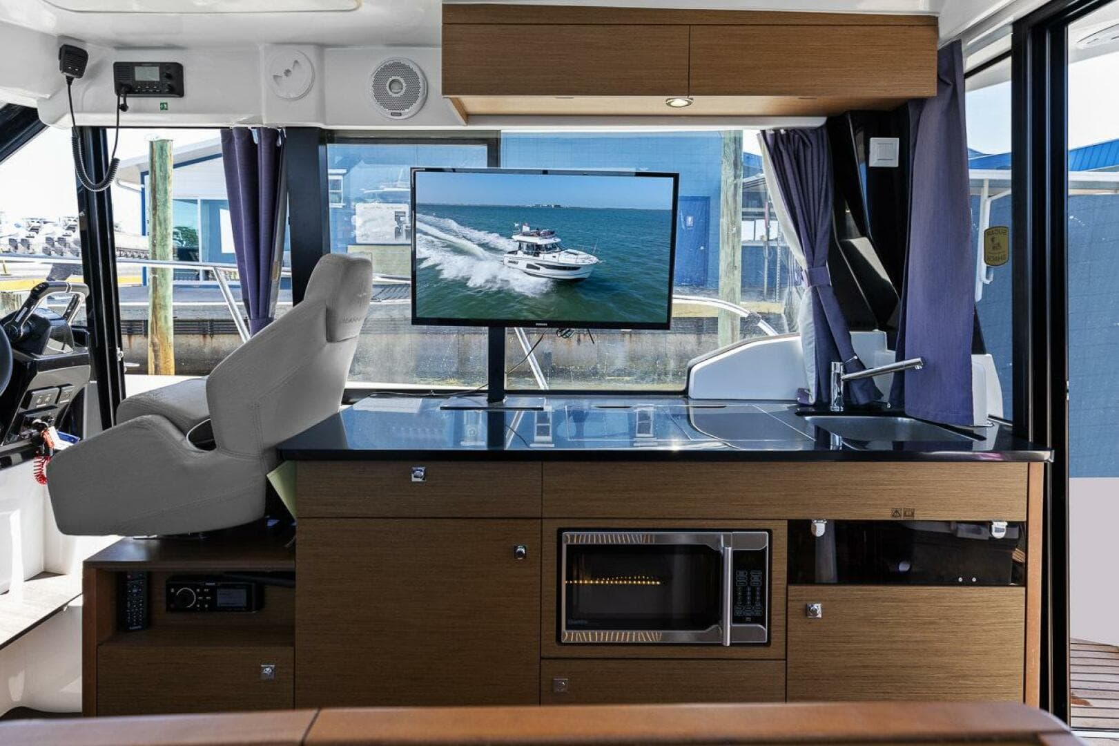 2020 Jeanneau NC 1095 Fly