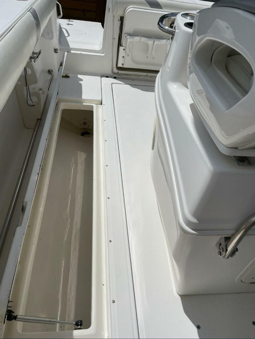 2005 Boston Whaler 320 Outrage