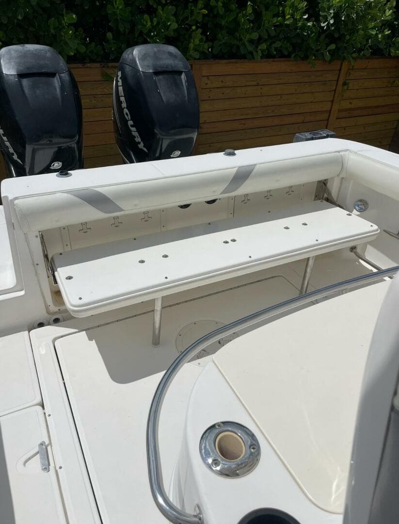 2005 Boston Whaler 320 Outrage