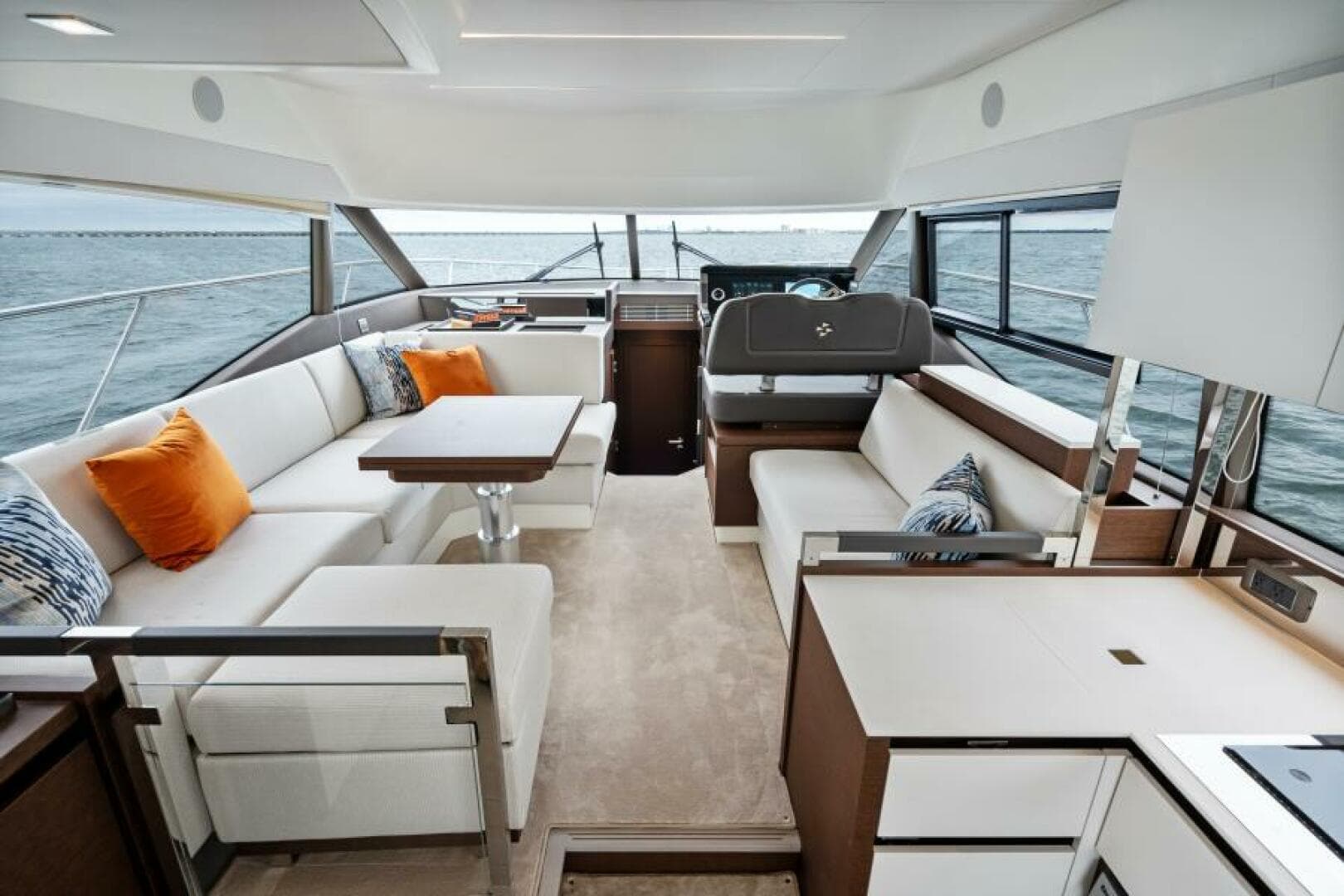 2024 46 Prestige Flybridge -Salon Overview