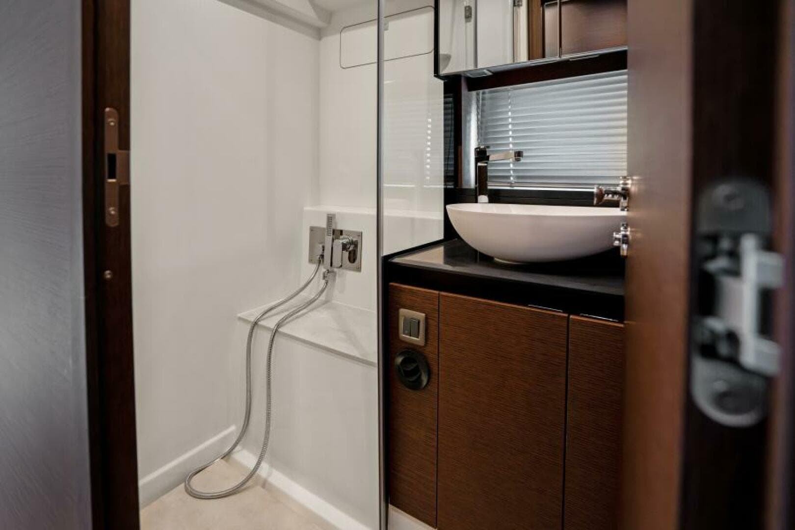 2024 46 Prestige Flybridge -Master Stateroom Head