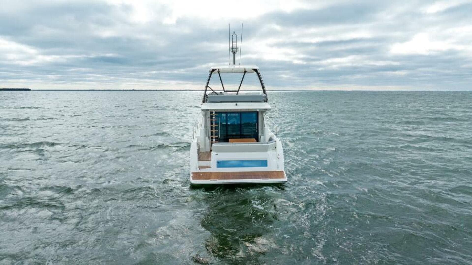 2024 46 Prestige Flybridge -Profile