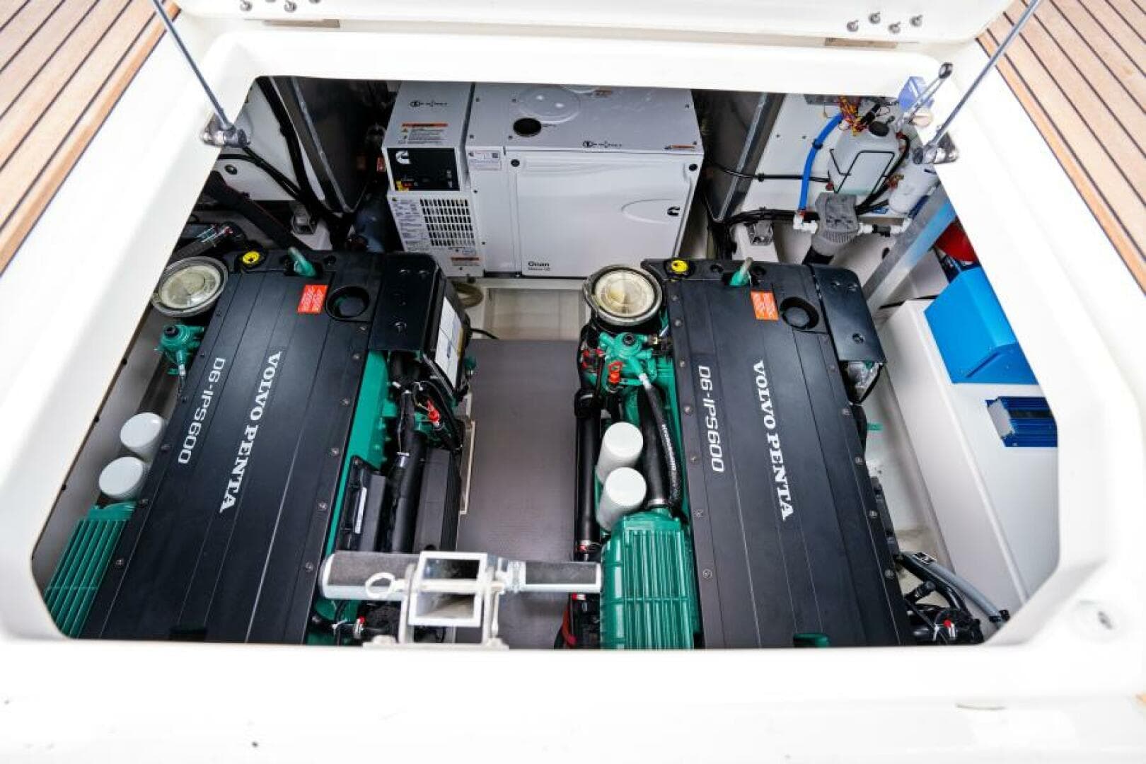 2024 46 Prestige Flybridge -Engine Room