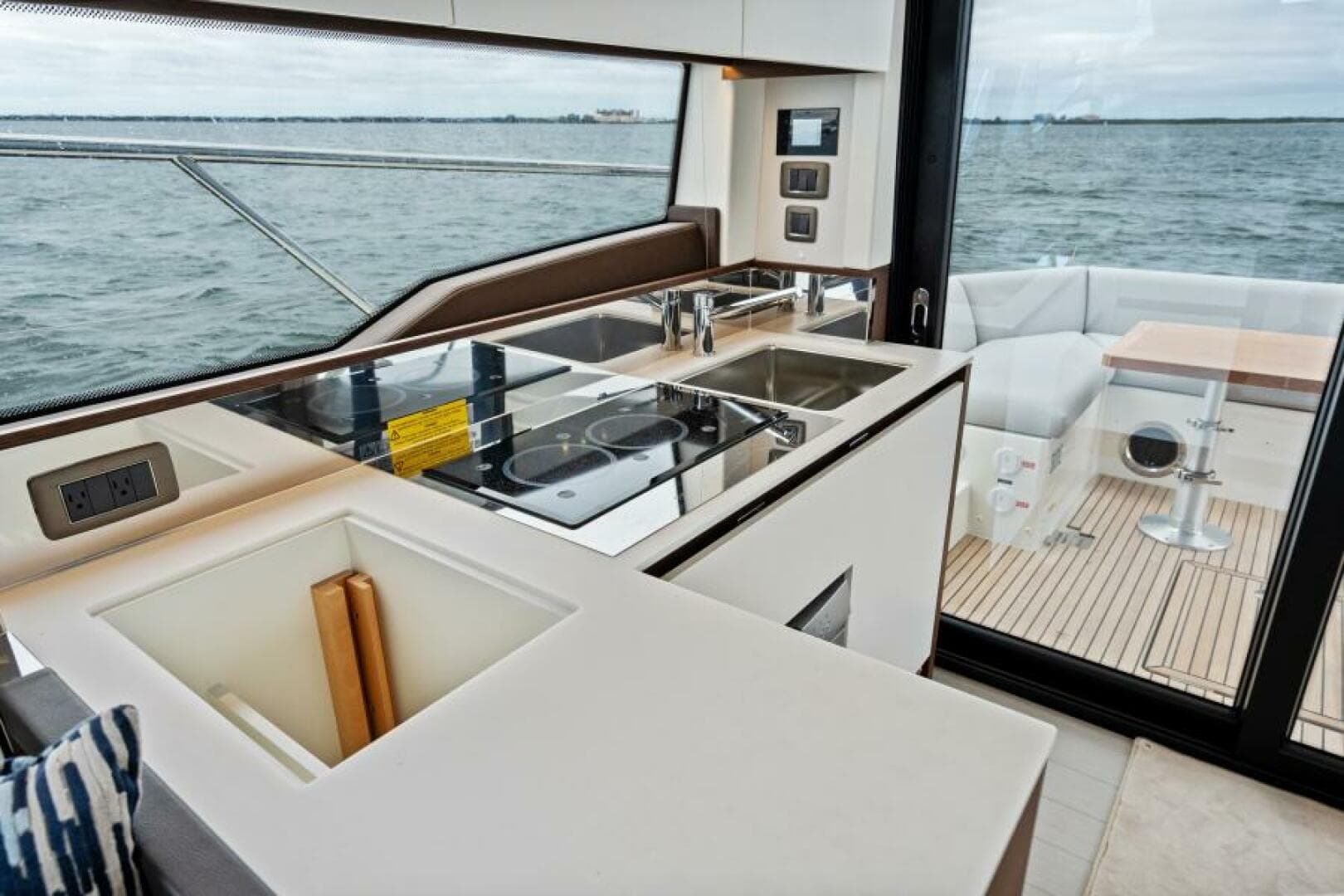 2024 46 Prestige Flybridge -Galley