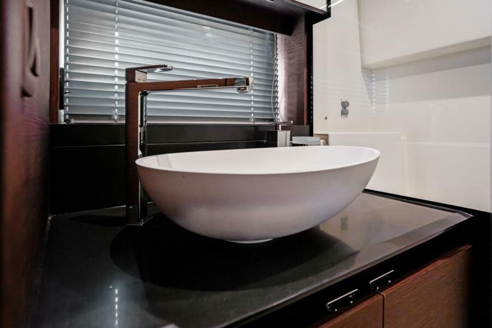 2024 46 Prestige Flybridge -VIP Stateroom Head