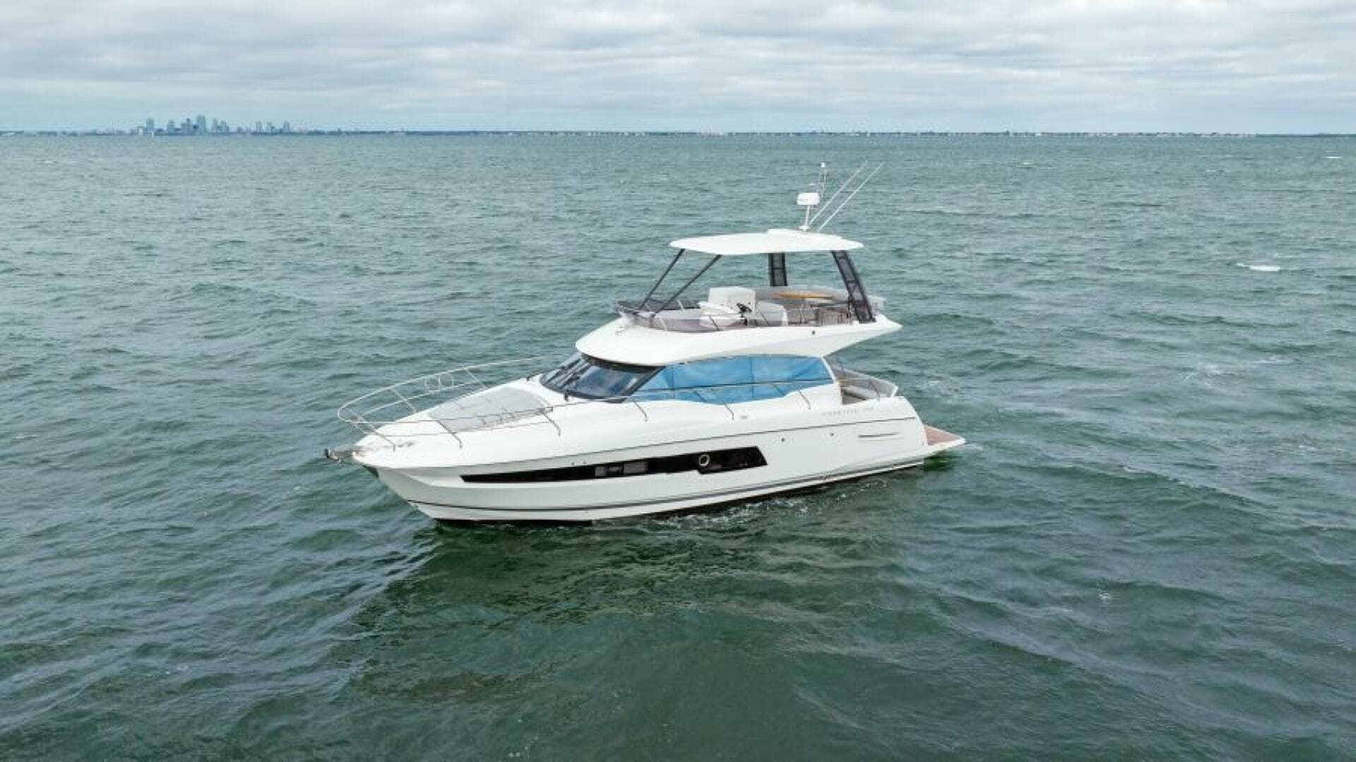 2024 46 Prestige Flybridge -Profile