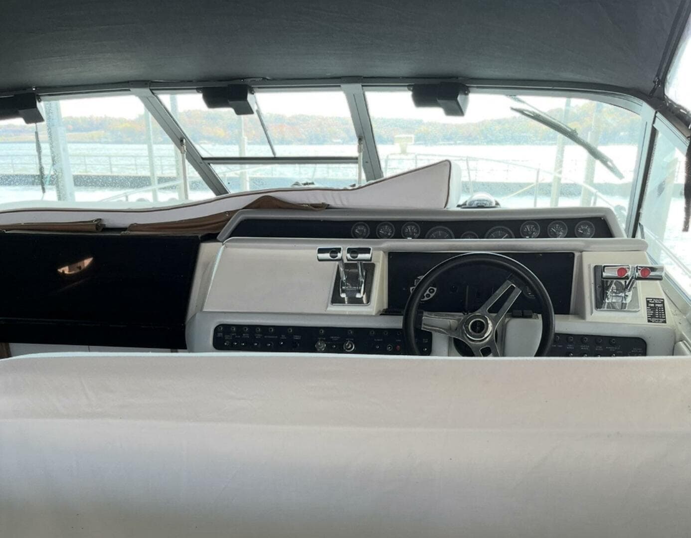 1994 Sea Ray 330 Express Cruiser