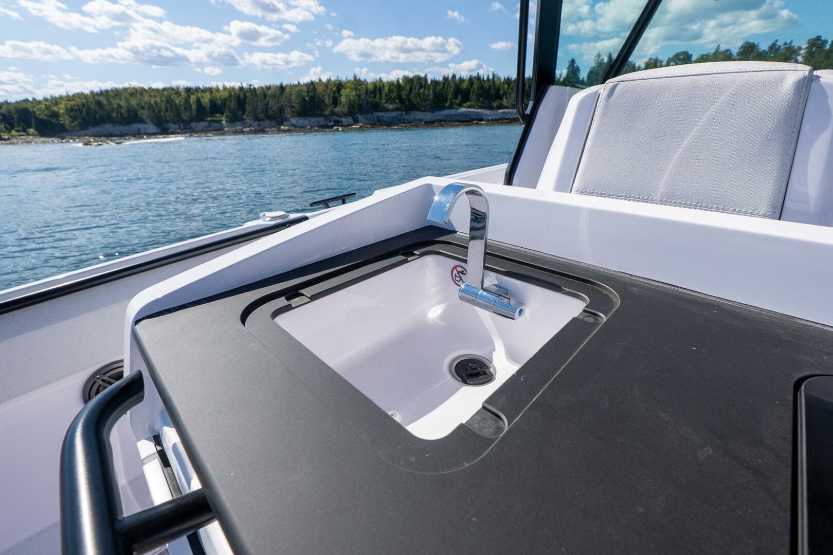 2025 Axopar CCX Center Console
