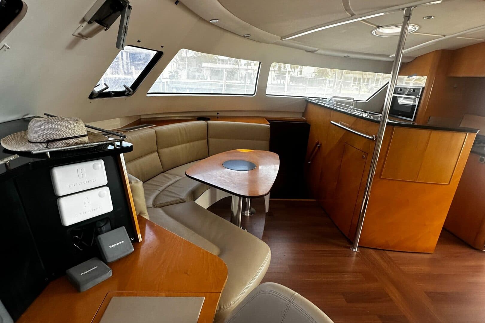2008-fountaine-pajot-eleuthera-60-sail-9770348-20250516070349747-1_XLARGE.jpg